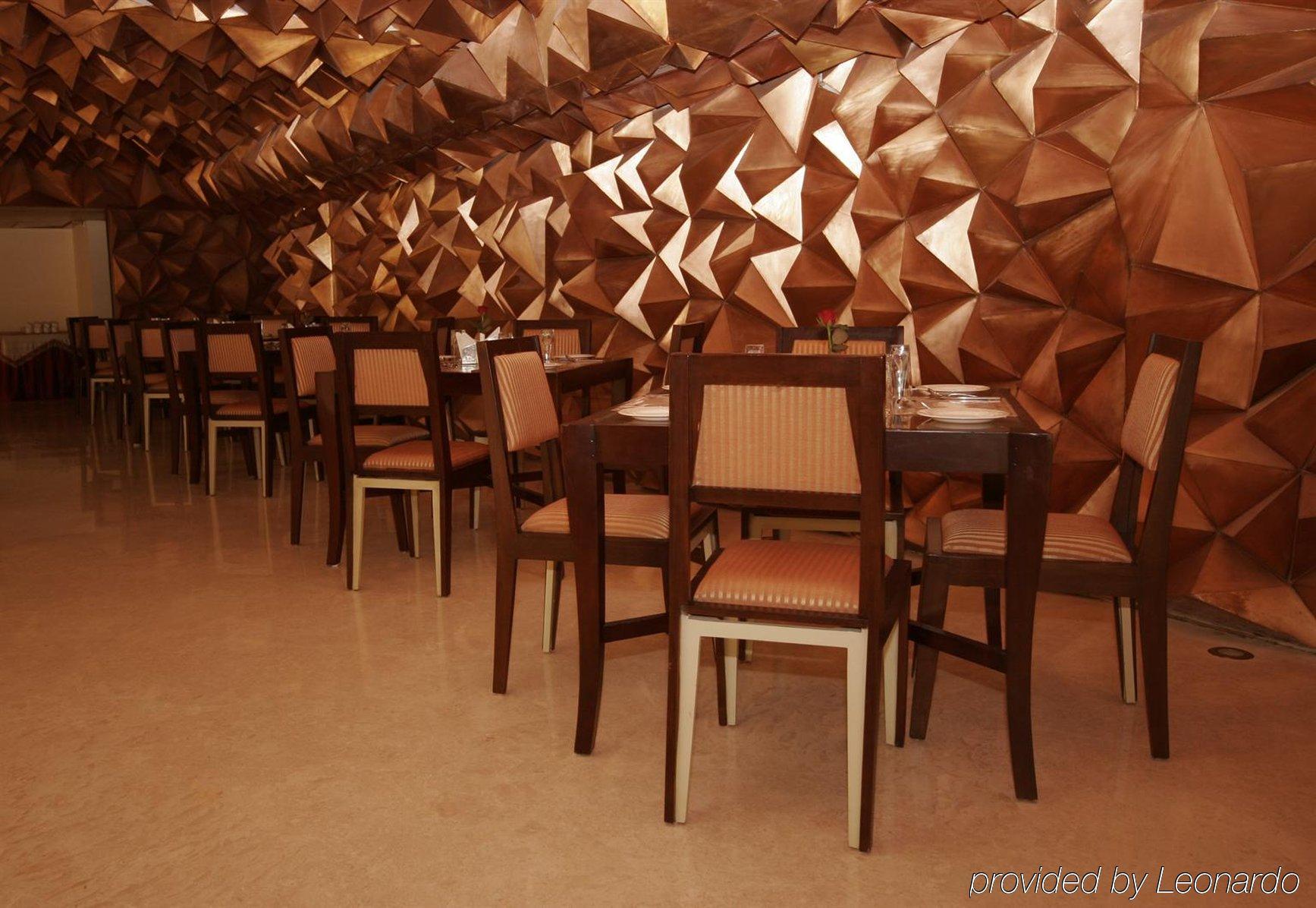 Hotel Trinity Isle Μπανγκαλόρ Εστιατόριο φωτογραφία